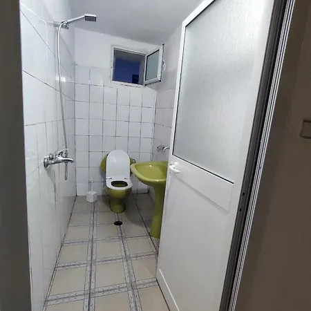 Beach Rooms Konukevi Himarë