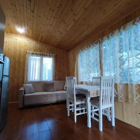 Konukevi Beach Rooms Himarë